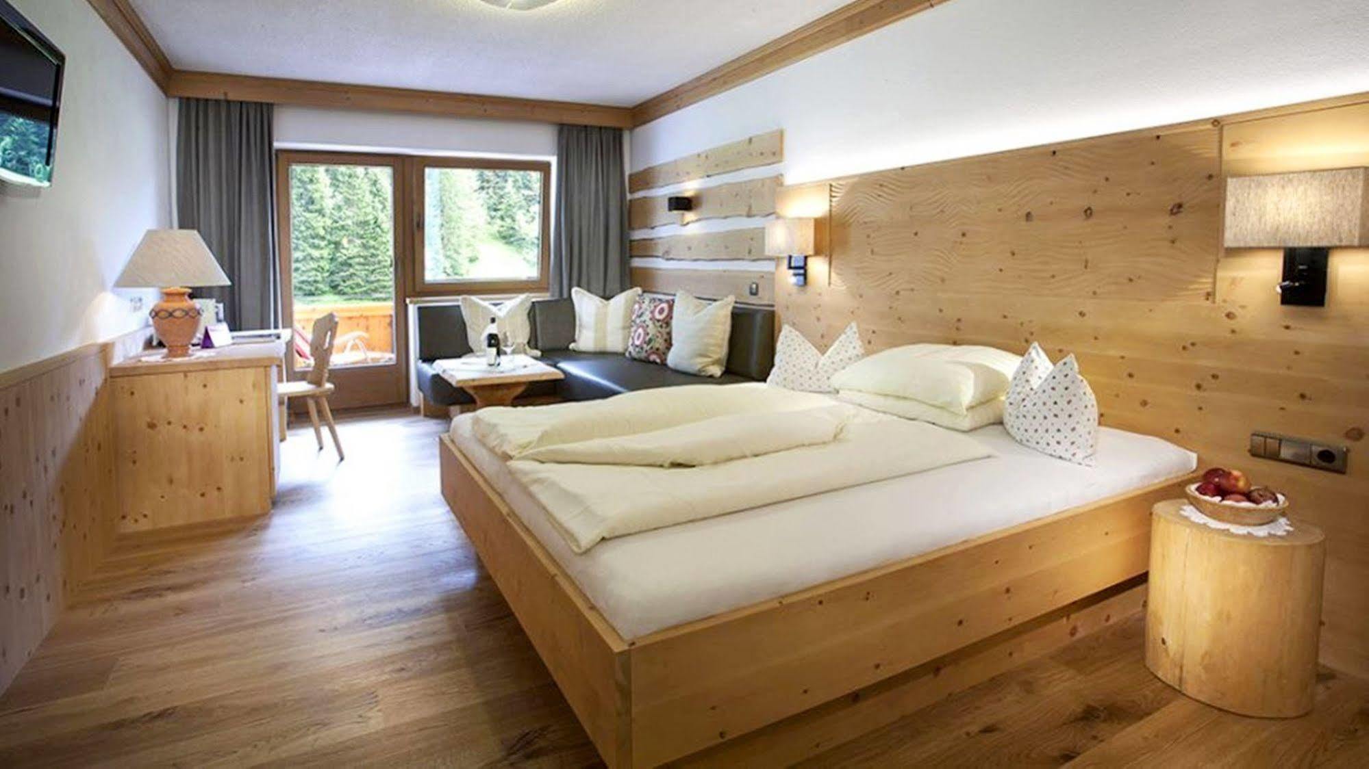 Natur- & Wanderhotel Tuxertal Exterior foto