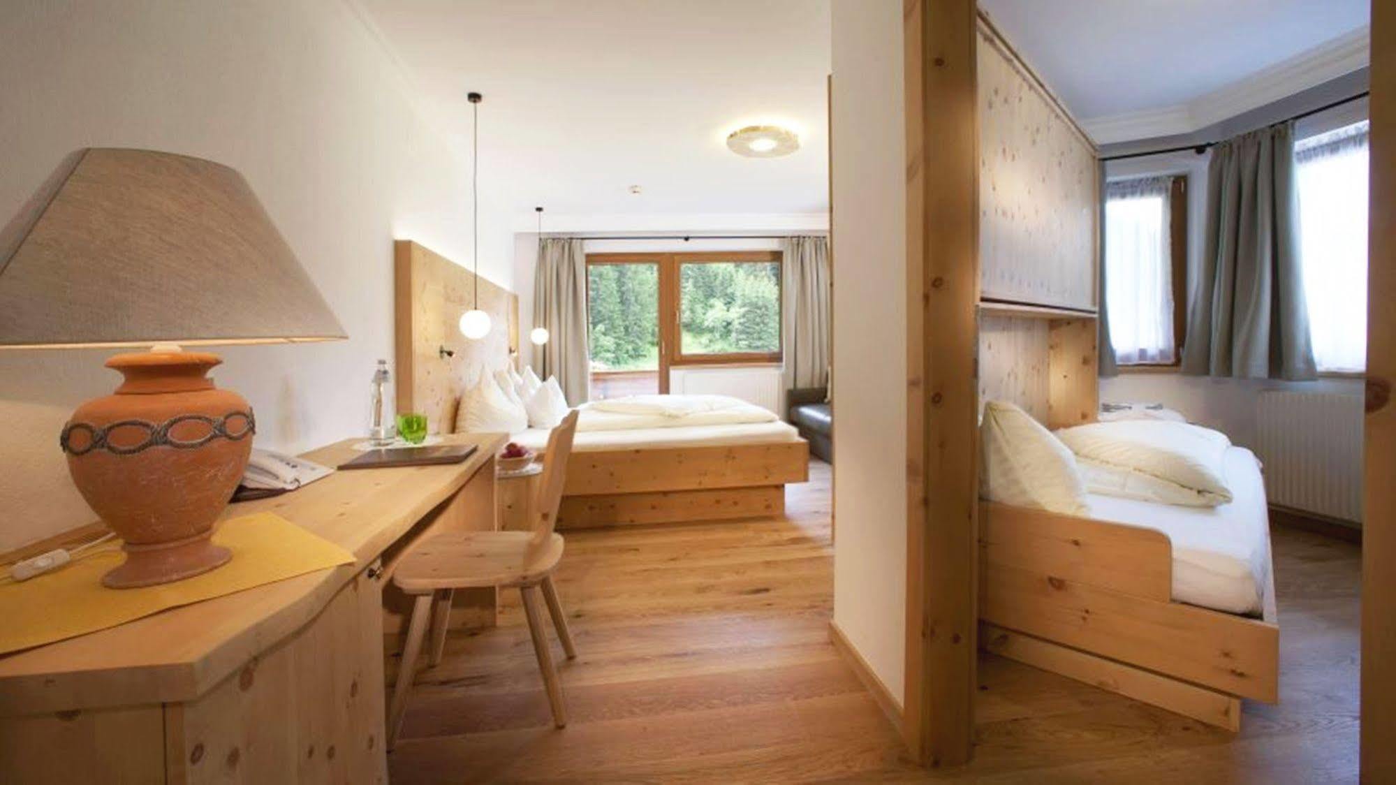 Natur- & Wanderhotel Tuxertal Exterior foto