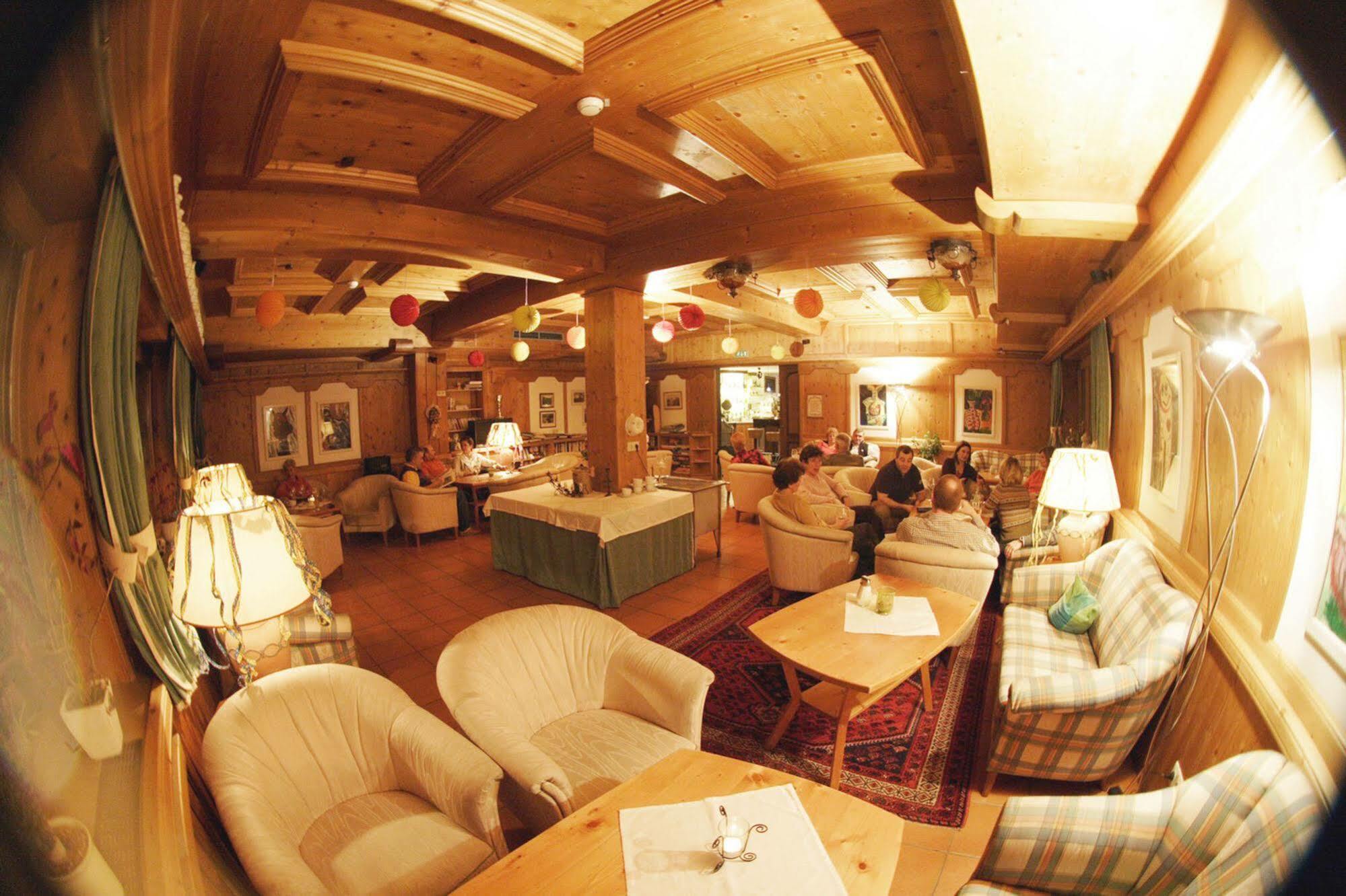 Natur- & Wanderhotel Tuxertal Exterior foto